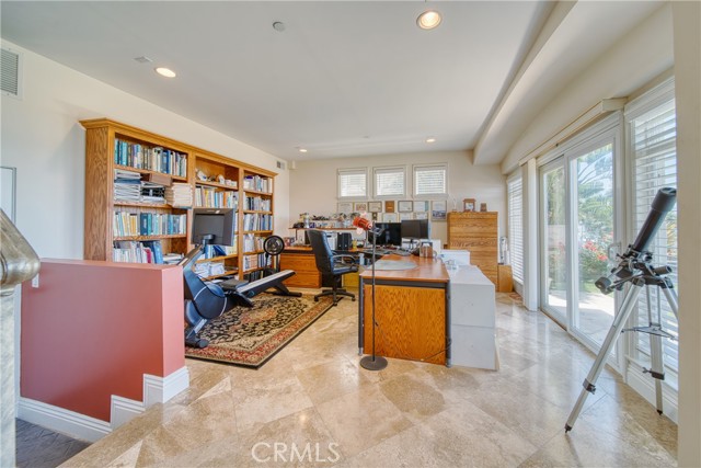 Entry Level office/den Entry Level office/den