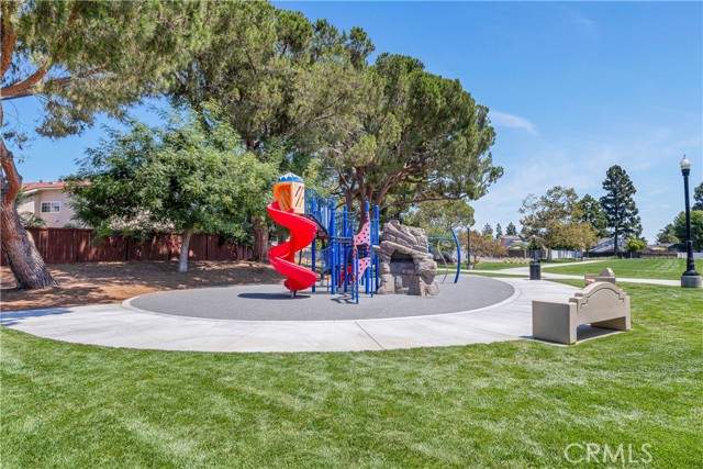 Detail Gallery Image 28 of 36 For 14772 Briarcliff Pl, Tustin,  CA 92780 - 3 Beds | 2 Baths