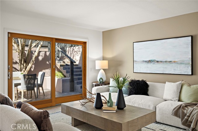 Detail Gallery Image 12 of 41 For 923 Balboa Avenue, Laguna Beach,  CA 92651 - 3 Beds | 2/1 Baths