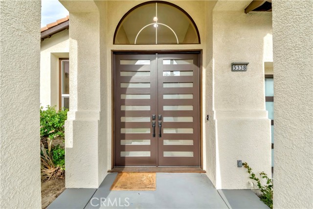 5338 S Chariton Avenue, Ladera Heights CA: https://media.crmls.org/medias/dee09b18-971d-4395-996e-6785638769af.jpg