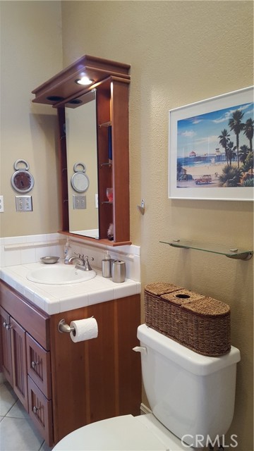 Detail Gallery Image 3 of 4 For 21171 B Lochlea Ln, Huntington Beach,  CA 92646 - 1 Beds | 1 Baths
