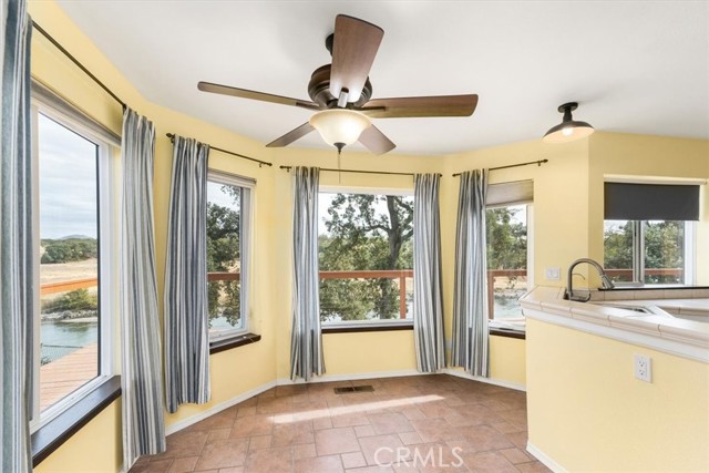 15540 China Rapids Drive, Red Bluff CA: https://media.crmls.org/medias/dee1c25d-4f91-48f0-b8f5-239e003110af.jpg