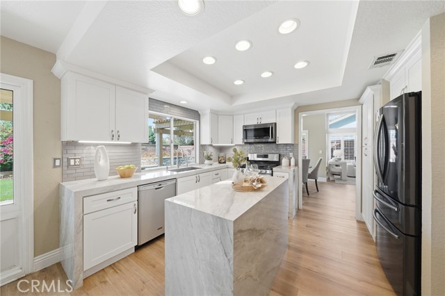 17350 Summer Oak Pl, Yorba Linda CA: https://media.crmls.org/medias/dee258e0-5a84-4a4f-8937-fbb85f6382d5.jpg