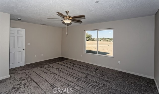 Detail Gallery Image 7 of 25 For 13033 Casco Rd, Apple Valley,  CA 92345 - 4 Beds | 2/1 Baths