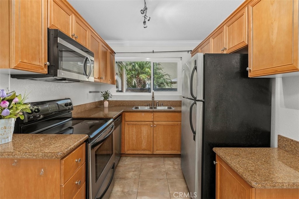 MLS #OC25237663 image #5