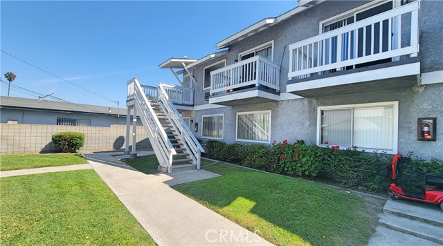 5882 Western Avenue, Buena Park CA: https://media.crmls.org/medias/dee3d25e-195a-4d03-ab80-d78dd35208b5.jpg