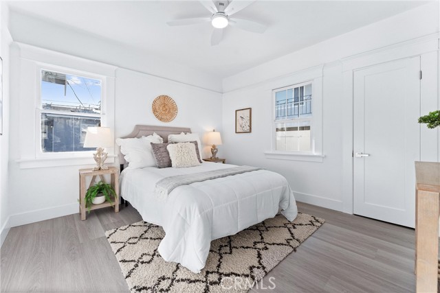 765 Loma Avenue, Long Beach CA: https://media.crmls.org/medias/dee3d3f3-d0ef-42d0-ba9d-d2235f28b7ea.jpg