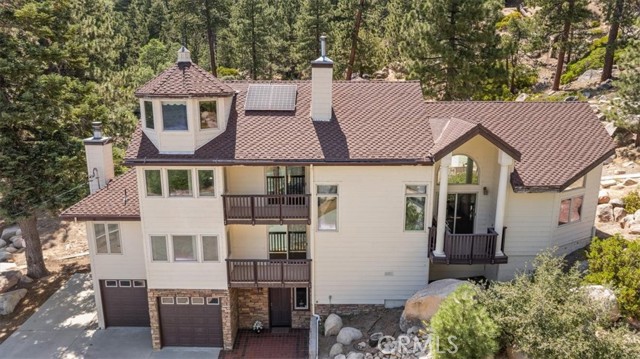38512 North Shore Drive, Fawnskin CA: https://media.crmls.org/medias/dee42648-ade9-4e06-9171-997c70e8e499.jpg