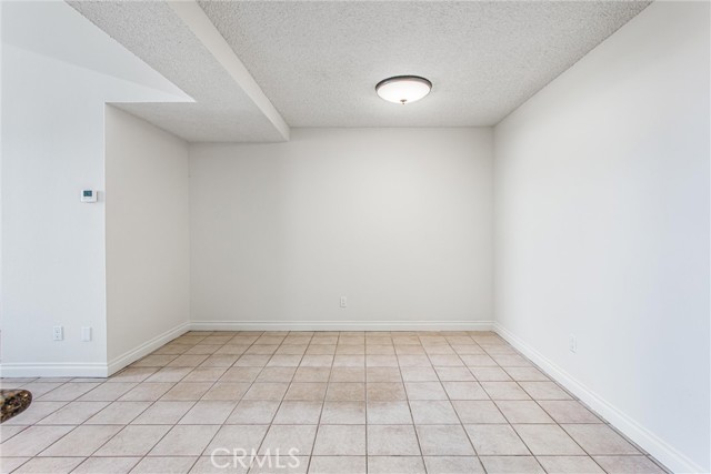 2061 W Redlands Boulevard, Redlands CA: https://media.crmls.org/medias/dee4c4ee-ace4-4386-8aaf-1045688600e2.jpg