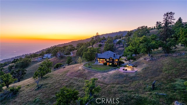 Detail Gallery Image 4 of 72 For 25501 Deertrail Dr, Tehachapi,  CA 93561 - 7 Beds | 4/1 Baths