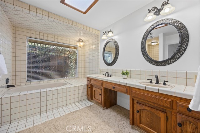 11717 Old Town Road, Bakersfield CA: https://media.crmls.org/medias/dee53745-166a-47ee-af15-0c5ec99b7cc9.jpg