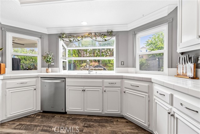 Detail Gallery Image 19 of 53 For 31885 Old Oak Rd, Rancho Santa Margarita,  CA 92679 - 5 Beds | 3 Baths