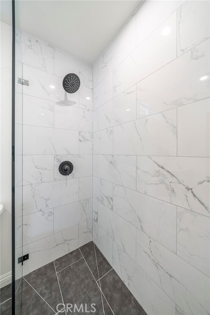 Detail Gallery Image 21 of 45 For 5245 Elvira Rd, Woodland Hills,  CA 91364 - 3 Beds | 3 Baths