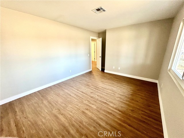 6698 Mesquite Drive, 29 Palms CA: https://media.crmls.org/medias/dee5e49e-6fb4-4e69-aeb1-eddeee72833f.jpg