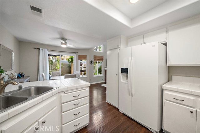 Image 14 of 40 For 26245 Country Glen  49