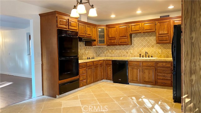 Detail Gallery Image 13 of 24 For 12972 Woodlawn Ave, Tustin,  CA 92780 - 3 Beds | 2 Baths