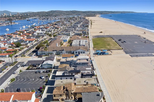 Detail Gallery Image 30 of 32 For 1414 W Oceanfront, Newport Beach,  CA 92661 - 4 Beds | 5 Baths