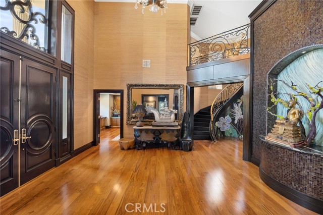 451 W Le Roy Avenue, Arcadia CA: https://media.crmls.org/medias/dee6ce3f-4a61-4249-837f-5dc83228285b.jpg