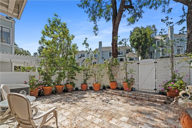 1150 W Capitol Drive, San Pedro CA: https://media.crmls.org/medias/dee80ef5-dd0d-4d6f-9823-707432cbc3bb.jpg