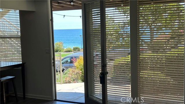 252 Avenida Lobeiro, San Clemente CA: https://media.crmls.org/medias/dee83fab-32f1-42b7-b846-661d1e48eac2.jpg