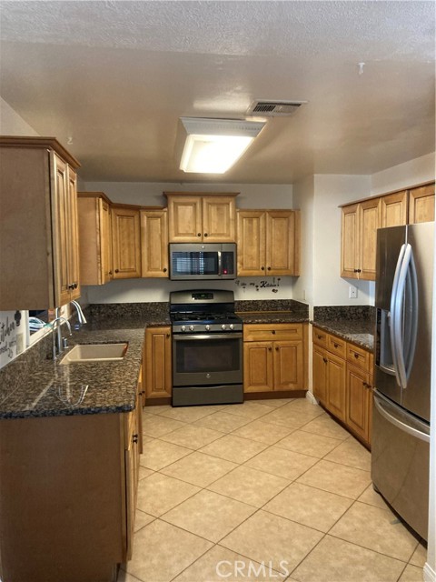 Detail Gallery Image 8 of 19 For 1201 E Elizabeth, Barstow,  CA 92311 - 4 Beds | 2 Baths