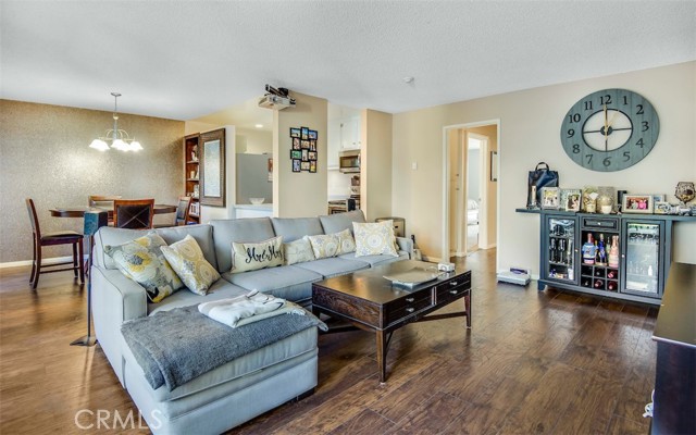 Living room/Great room - Prior occupants' furniture Living room/Great room - Prior occupants' furniture