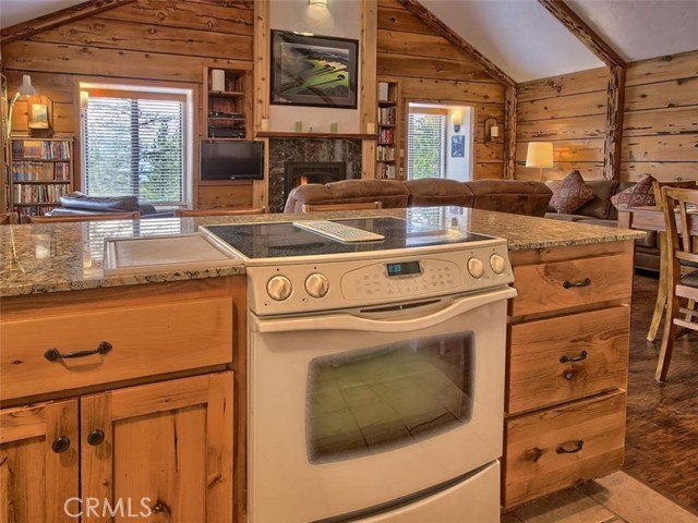 Detail Gallery Image 11 of 18 For 7497 Yosemite Park Way, Yosemite,  CA 95389 - 2 Beds | 2 Baths