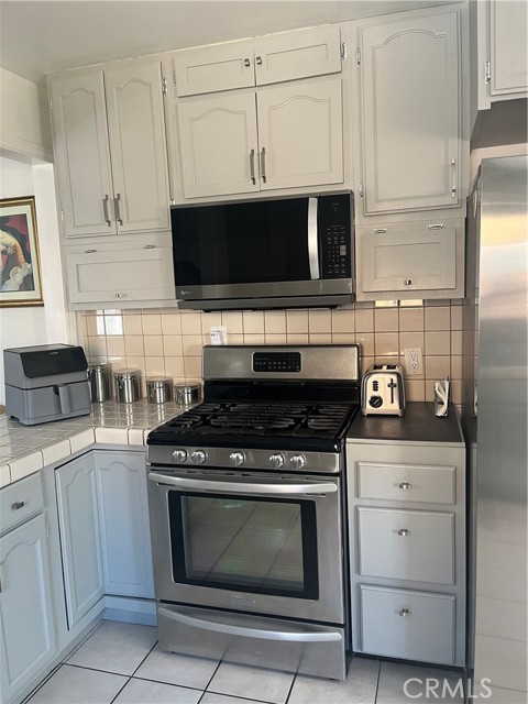 10507 Pinehurst Avenue, South Gate CA: https://media.crmls.org/medias/deeac16b-9a6a-4323-a09d-8385200d683c.jpg