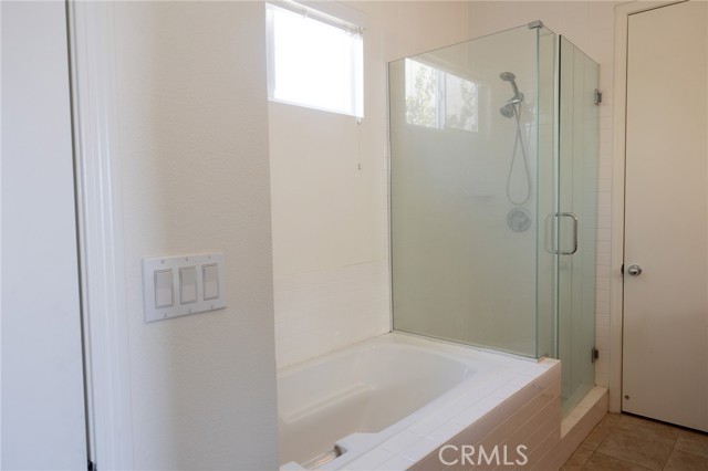 13707 S Budlong Avenue, Gardena CA: https://media.crmls.org/medias/deeb160b-6f67-41b9-9962-4a9596a0b662.jpg