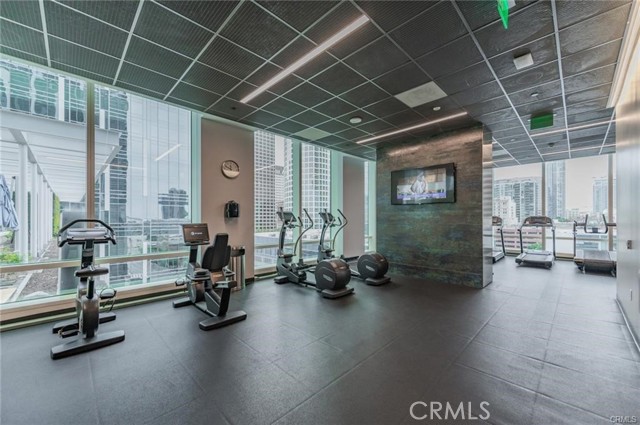 877 Francisco Street, Los Angeles CA: https://media.crmls.org/medias/deeb1b1f-97c7-4a2b-9984-766fc07ff8e2.jpg