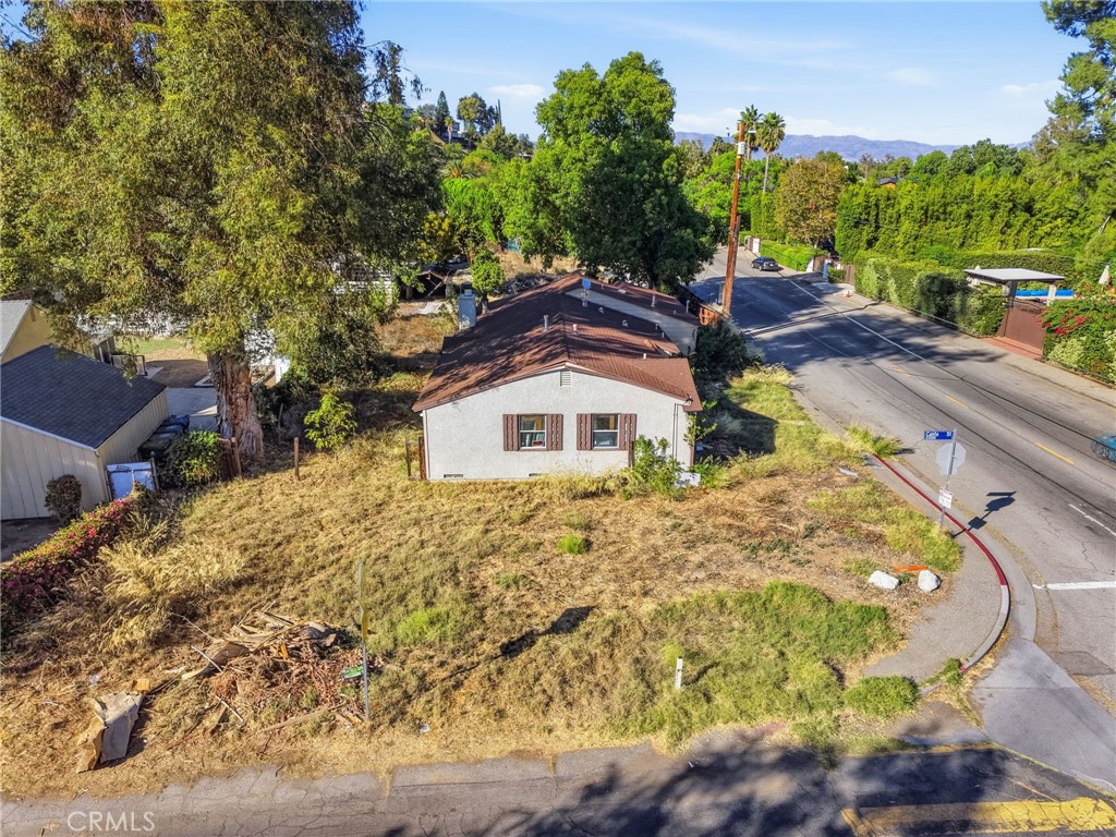 23201 Califa Street — image 1
