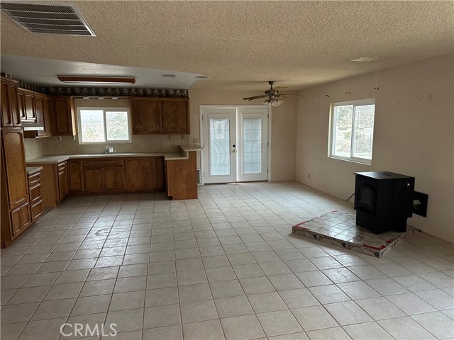 Detail Gallery Image 8 of 25 For 38333 E End, Lucerne Valley,  CA 92356 - 2 Beds | 1/2 Baths