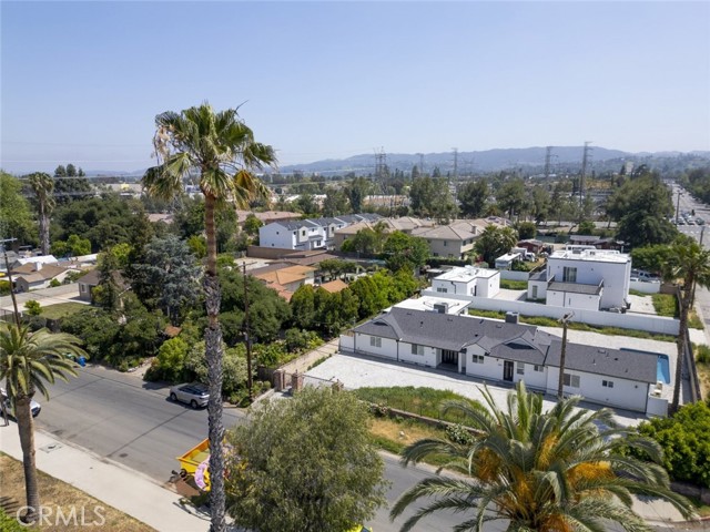 Detail Gallery Image 3 of 33 For 18856 Calvert St, Reseda,  CA 91335 - 3 Beds | 2/1 Baths