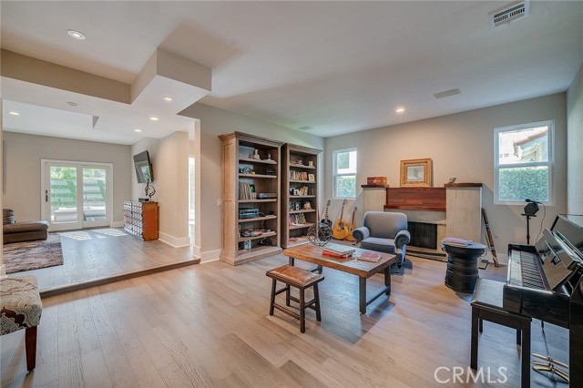 Detail Gallery Image 6 of 31 For 6049 Rustling Oaks Dr, Agoura Hills,  CA 91301 - 4 Beds | 3/1 Baths