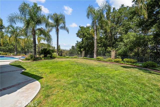 25472 Via Acorde, Valencia CA: https://media.crmls.org/medias/deecc76c-6b3e-452d-aedf-a5eff9eca8bd.jpg