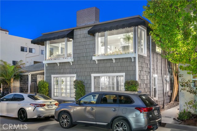 44 59th Place, Long Beach CA: https://media.crmls.org/medias/deed0f4c-50b3-4f11-b0bc-313b1bfb4602.jpg