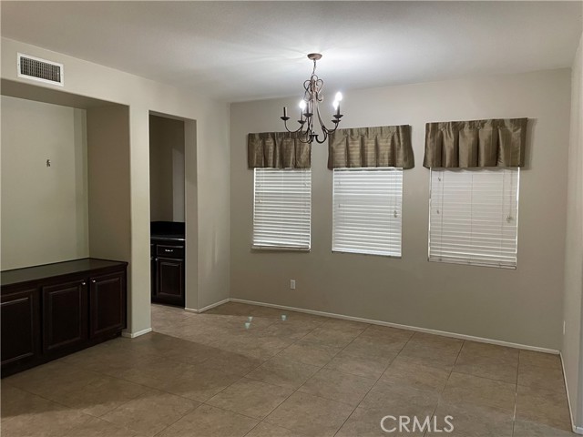 Detail Gallery Image 5 of 17 For 37892 High Ridge Dr, Beaumont,  CA 92223 - 4 Beds | 2/1 Baths