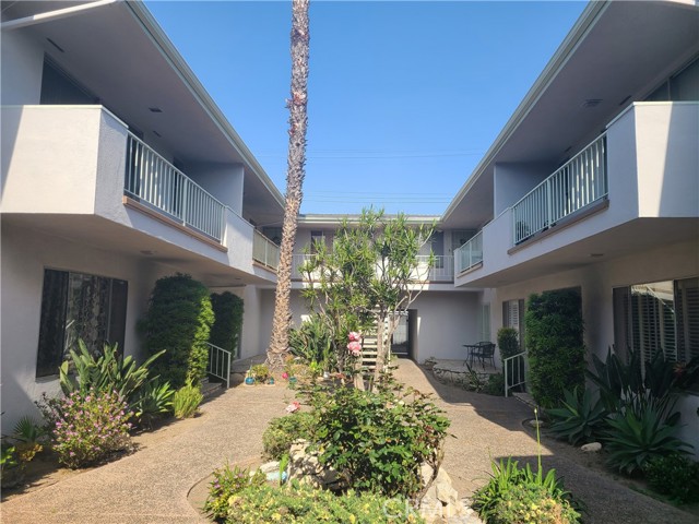 840 Cedar Avenue, Long Beach CA: https://media.crmls.org/medias/deedfeee-0295-469b-b45a-b3054a347757.jpg