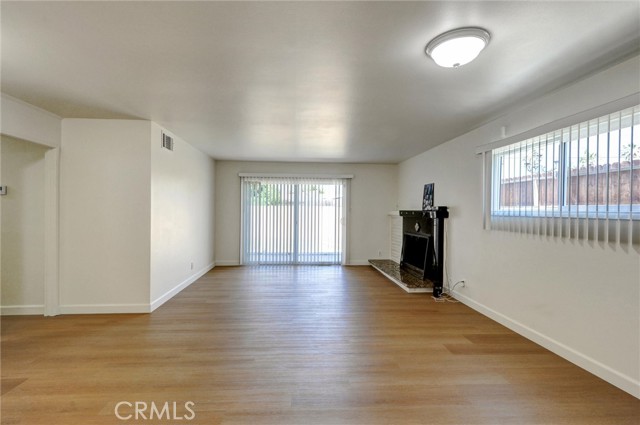Detail Gallery Image 8 of 16 For 2197 Larchmont St, Pomona,  CA 91767 - 3 Beds | 2 Baths