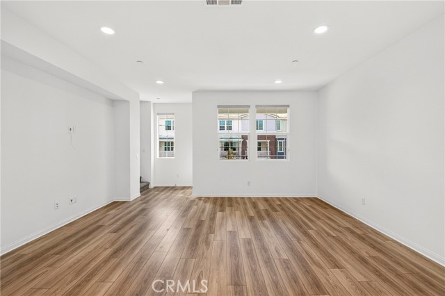 Detail Gallery Image 13 of 43 For 6982 Crimson, Buena Park,  CA 90621 - 4 Beds | 3/1 Baths