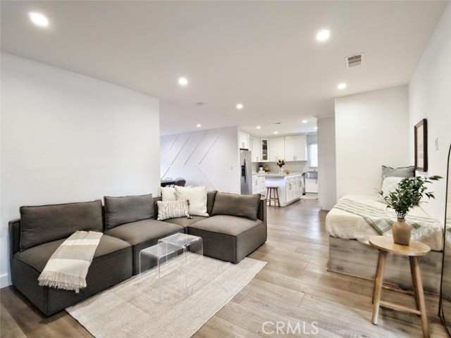 5435 W 76th Street, Los Angeles CA: https://media.crmls.org/medias/def07a00-9d42-4f69-bfc6-b407a2c17509.jpg