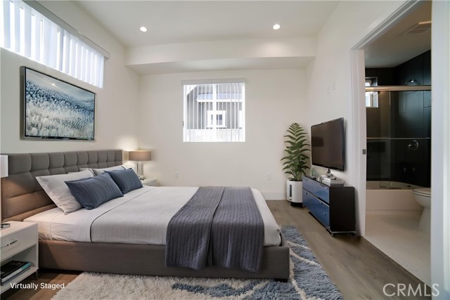 Detail Gallery Image 4 of 24 For 4559 Pickford St St #4559 1/2,  Los Angeles,  CA 90019 - 4 Beds | 4 Baths
