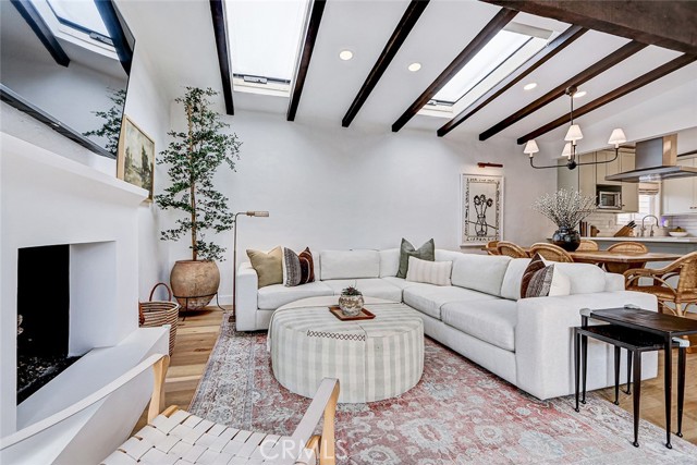 3211 Valley, Manhattan Beach, California 90266, 4 Bedrooms Bedrooms, ,2 BathroomsBathrooms,Residential,For Sale,Valley,SB26074222