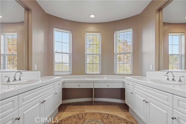 Image 34 of 71 For 26816 Fairlain Drive