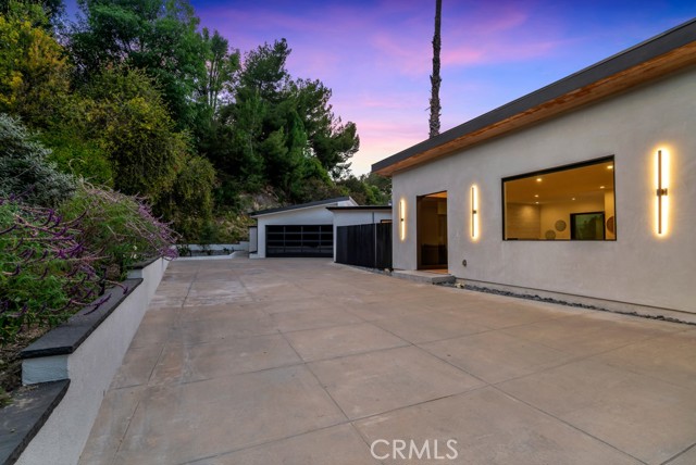 Detail Gallery Image 52 of 72 For 15641 High Knoll Rd, Encino,  CA 91436 - 5 Beds | 4/1 Baths