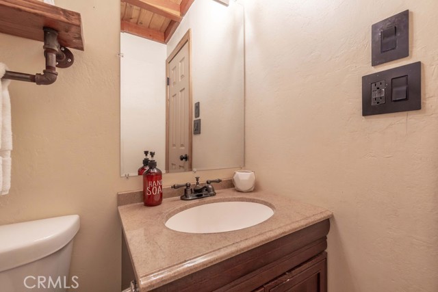 Detail Gallery Image 26 of 39 For 905 E Big Bear Bld, Big Bear City,  CA 92314 - 3 Beds | 2 Baths