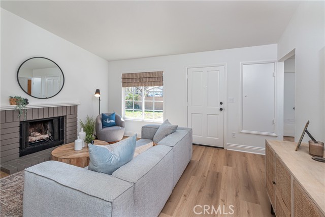 Detail Gallery Image 6 of 40 For 23405 Gaucho Ct, Valencia,  CA 91355 - 2 Beds | 2 Baths