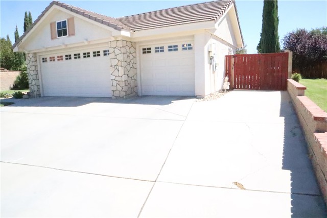 Detail Gallery Image 2 of 56 For 42214 58th St, Lancaster,  CA 93536 - 4 Beds | 2 Baths