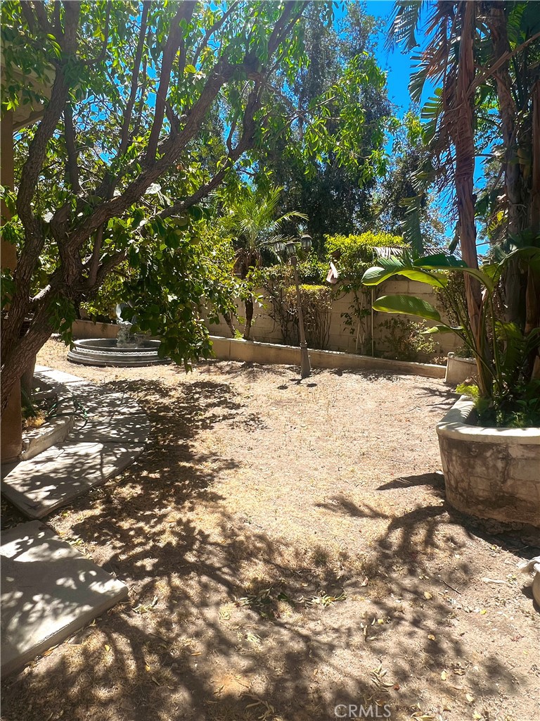 https://media.crmls.org/medias/def5f414-785d-4dfc-b284-af044b033460.jpg?preset=X-Large