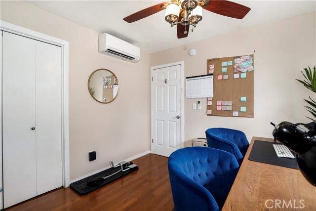2114 India Street, Los Angeles CA: https://media.crmls.org/medias/def5f6a8-f21f-4035-875b-5893cf446347.jpg